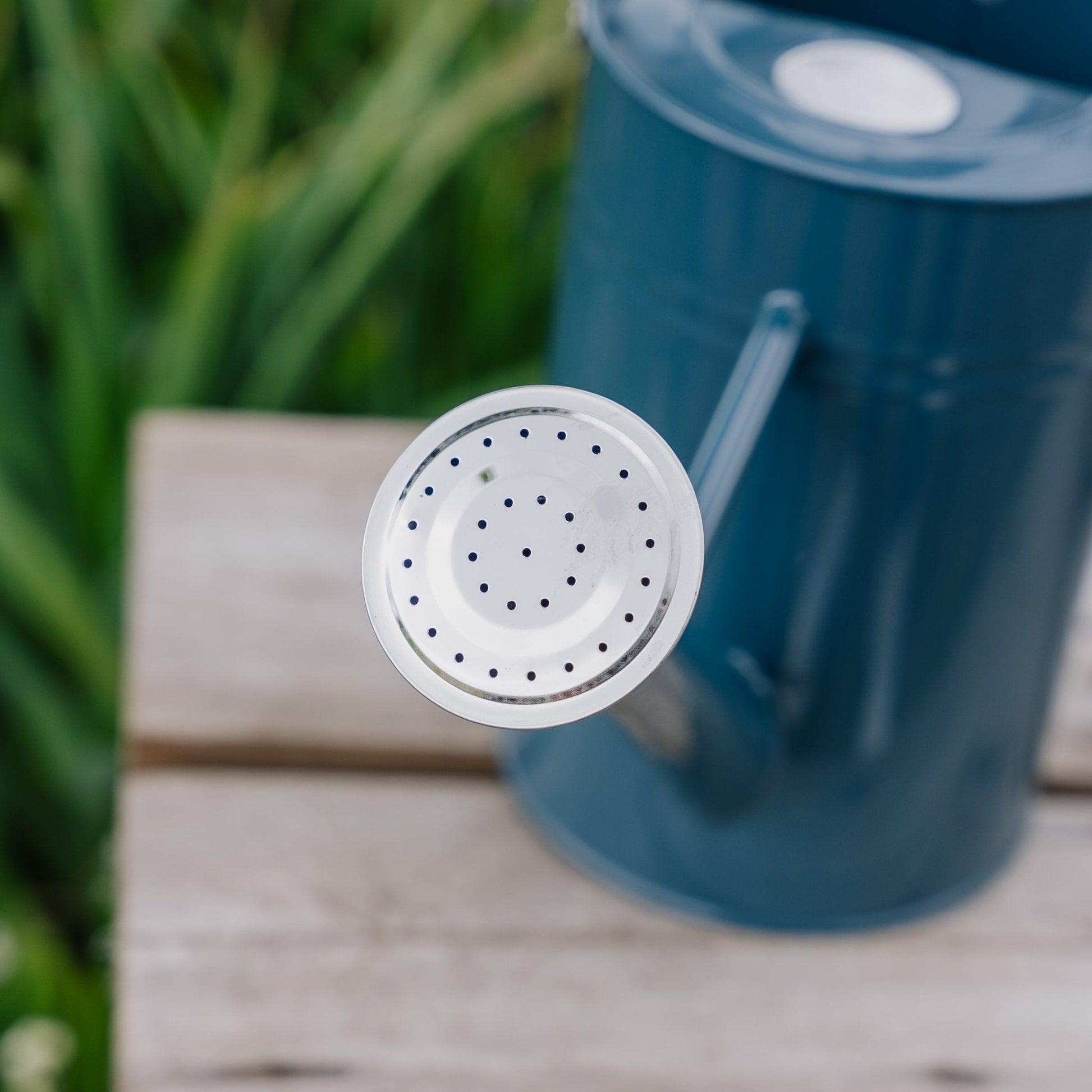 Metalowa konewka 4,5 L, granatowa