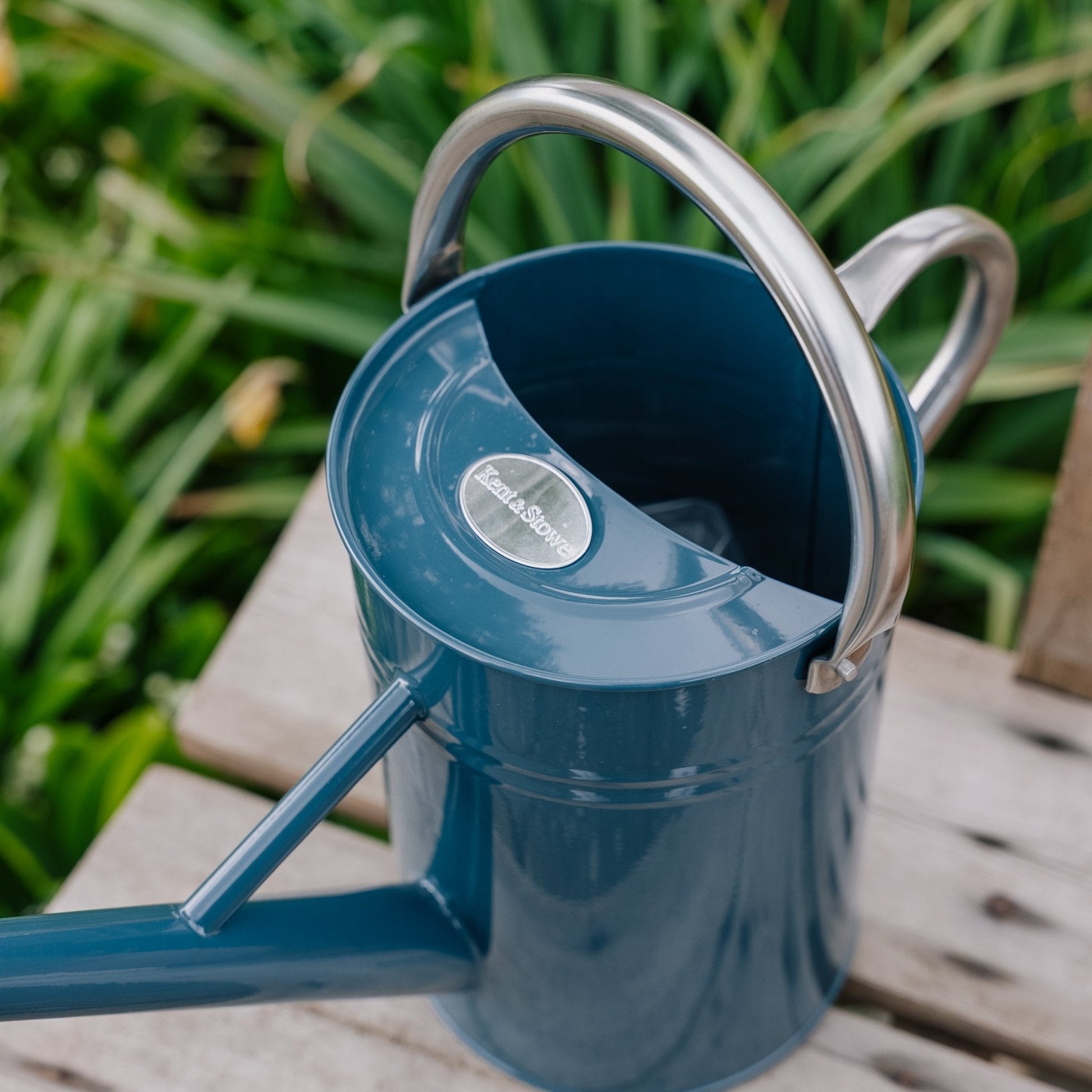 Metalowa konewka 4,5 L, granatowa