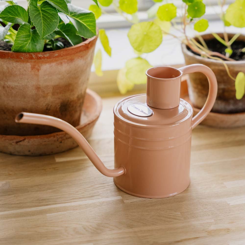 Metalowa konewka do wnętrz, 1 l, różowy blush