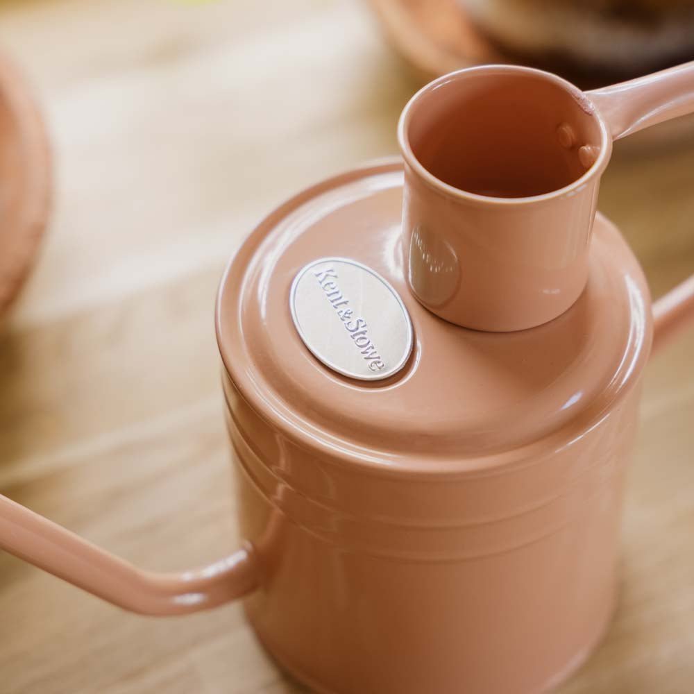 Metalowa konewka do wnętrz, 1 l, różowy blush